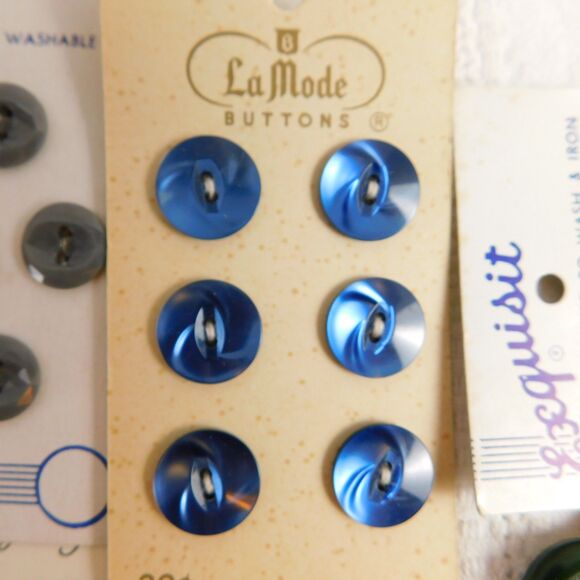 Vintage Buttons On Cards Lot Of 24 Pinks, Purples Burgundy LaMode, LeBouton NOS - Picture 7 of 16